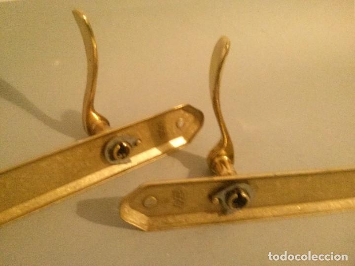 Antig&uuml;edades: tirador puerta cromado en dorado - Foto 3
