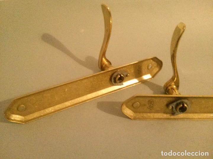 Antig&uuml;edades: tirador puerta cromado en dorado - Foto 6