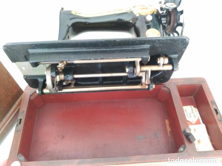 Antig&uuml;edades: Maquina coser Singer - Foto 2