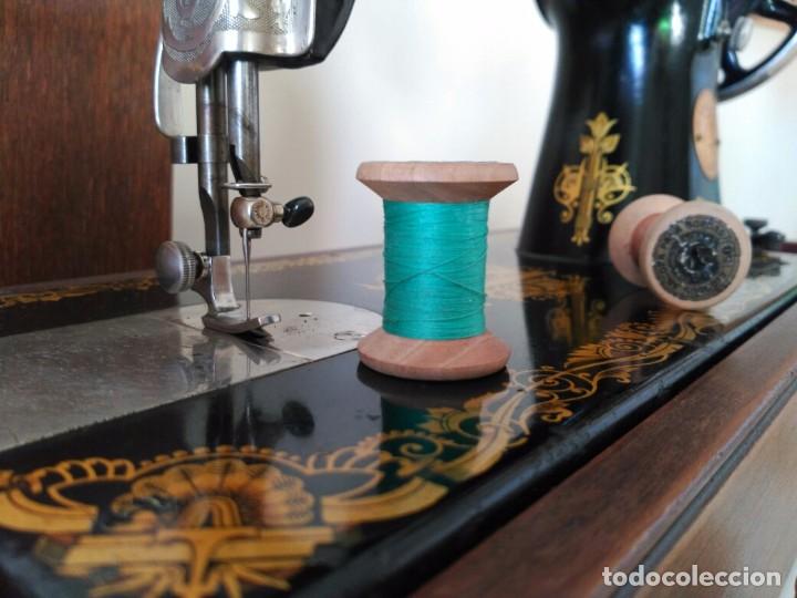 Antig&uuml;edades: Maquina coser Singer - Foto 9