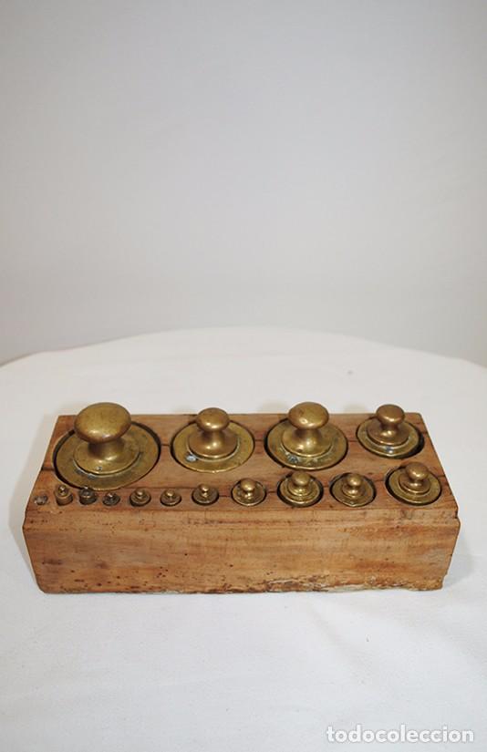 Antig&uuml;edades: JUEGO DE 14 PESAS MUY ANTIGUO - Foto 1