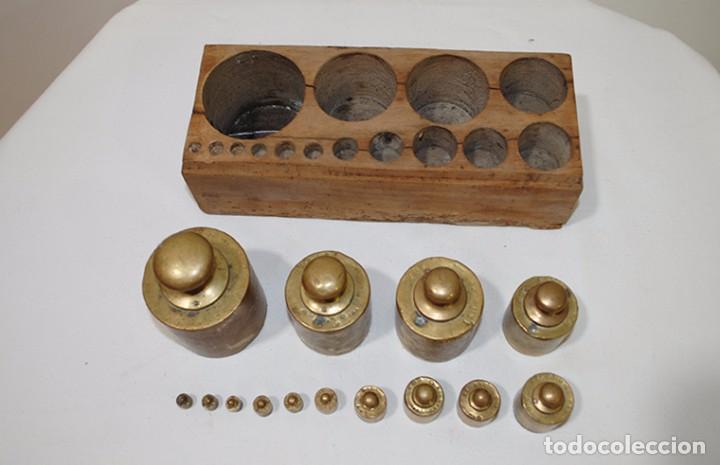 Antig&uuml;edades: JUEGO DE 14 PESAS MUY ANTIGUO - Foto 5