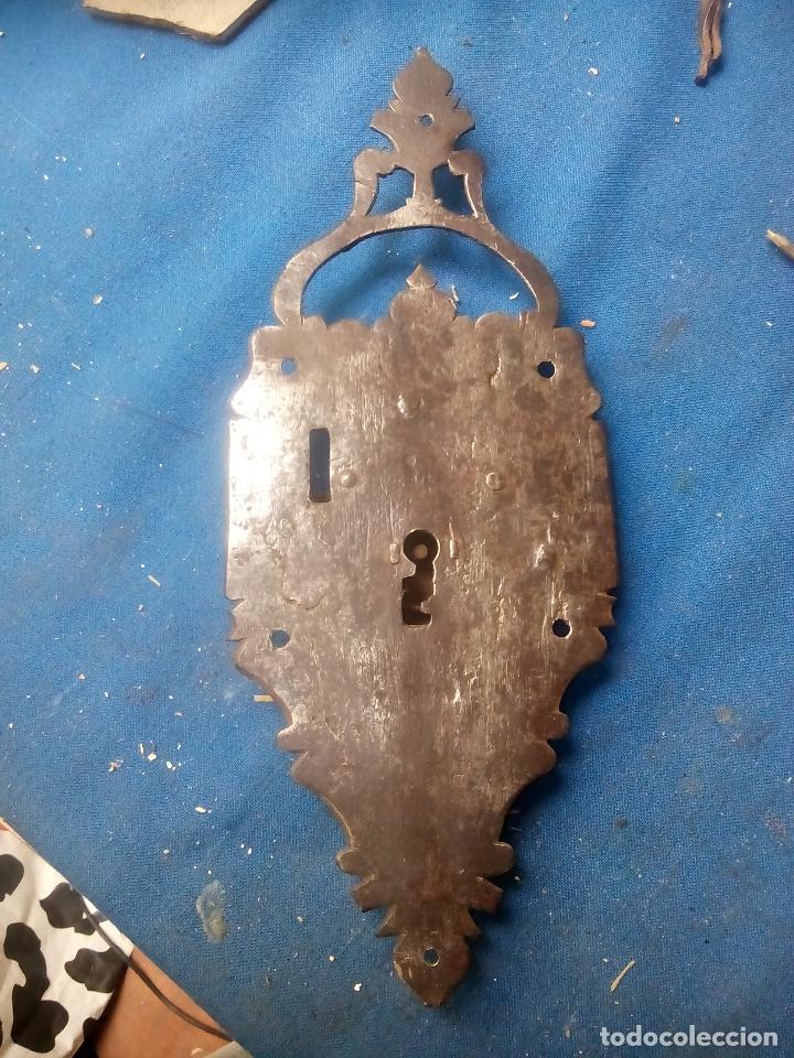 Antig&uuml;edades: cerradura. Bargue&ntilde;o. Arca. - Foto 1