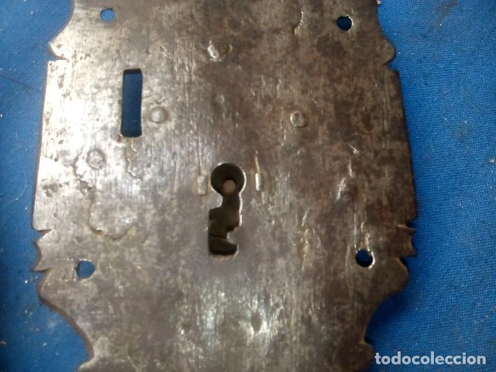 Antig&uuml;edades: cerradura. Bargue&ntilde;o. Arca. - Foto 5