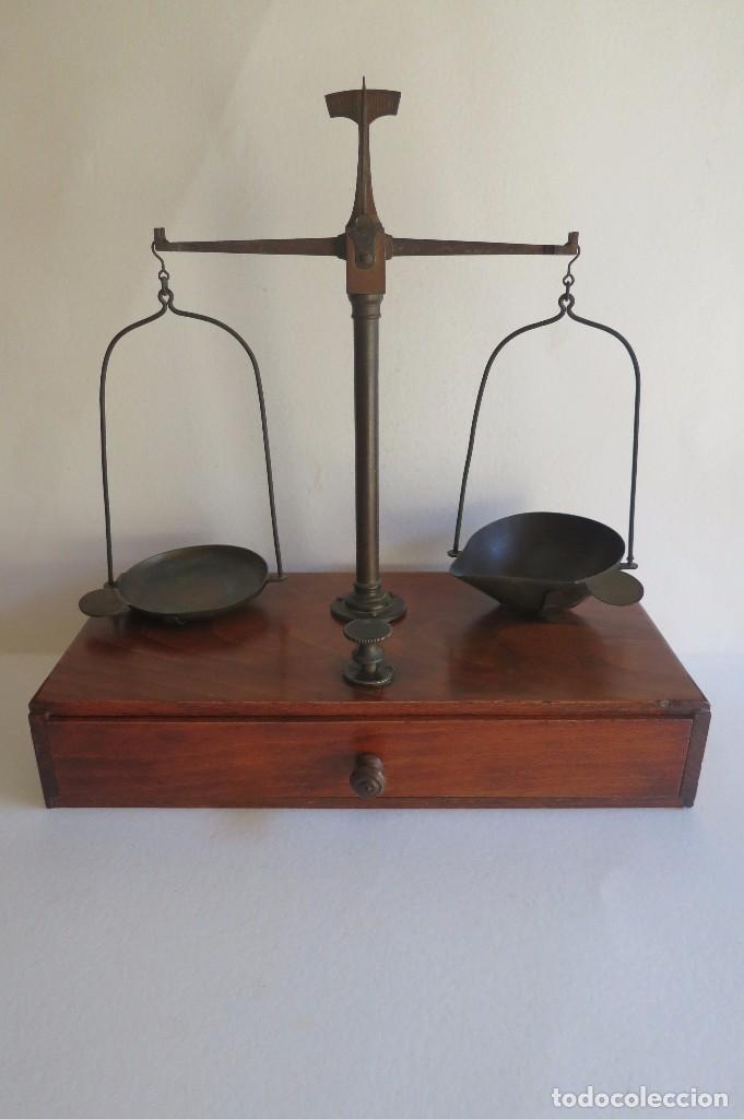 Antig&uuml;edades: Balanza de precision completa - Foto 1