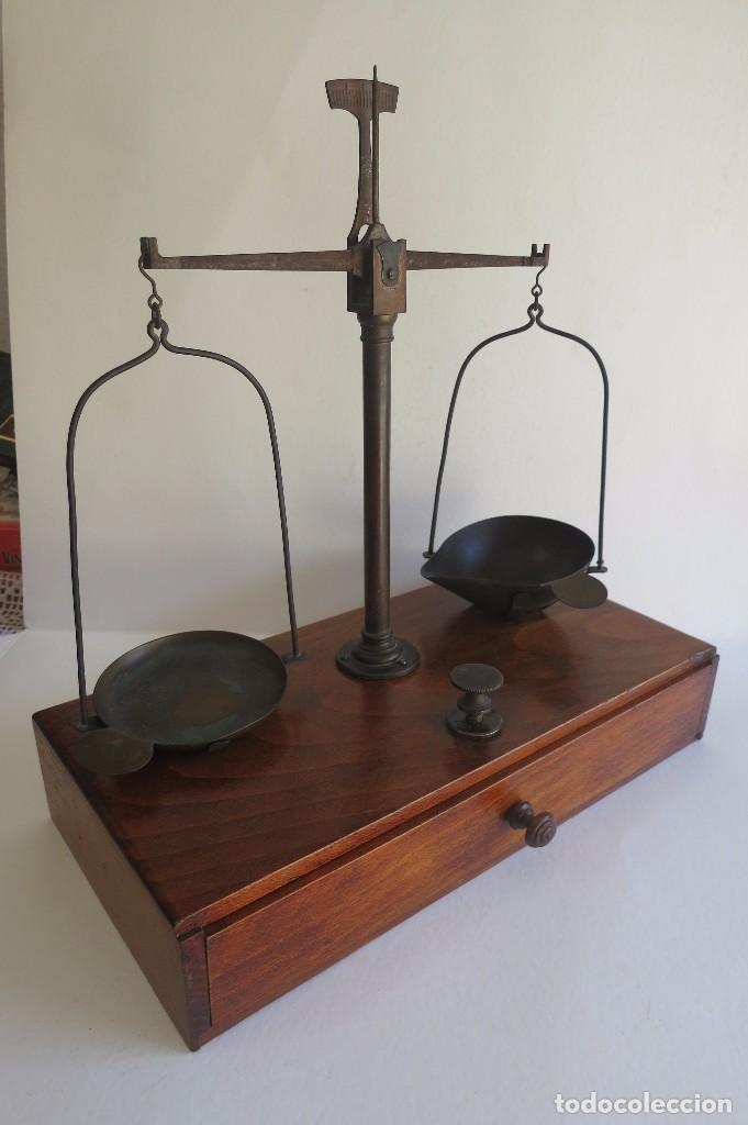 Antig&uuml;edades: Balanza de precision completa - Foto 2