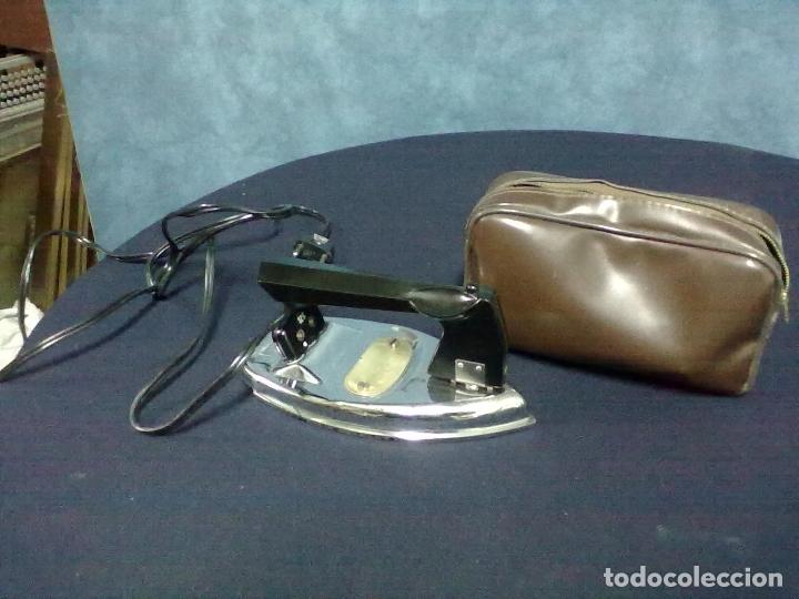 Antig&uuml;edades: PLANCHA DE VIAJE PLEGABLE - Foto 2