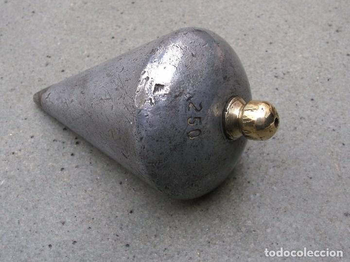 Antig&uuml;edades: plomada de acero y laton, 250 (8cm aprox) - Foto 2