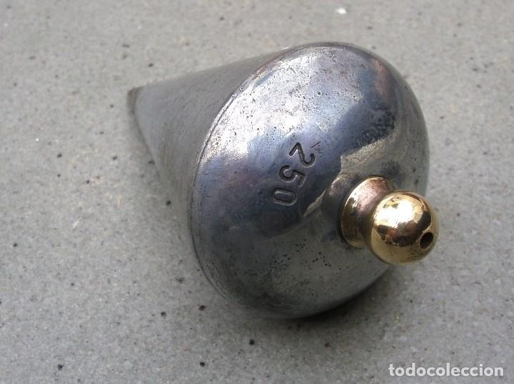 Antig&uuml;edades: plomada de acero y laton, 250 (8cm aprox) - Foto 3