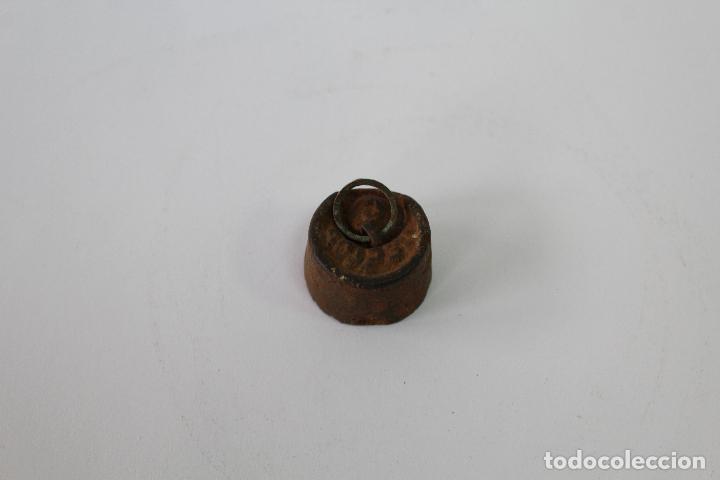Antig&uuml;edades: pesa peque&ntilde;a ponderal de hierro 48gr. - Foto 1