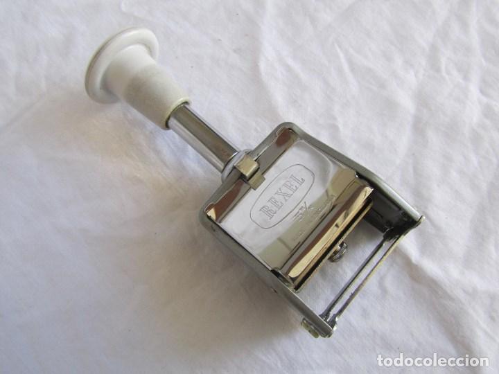Antig&uuml;edades: Antigua numeradora marca Rexel. Caja original, funcionando - Foto 2