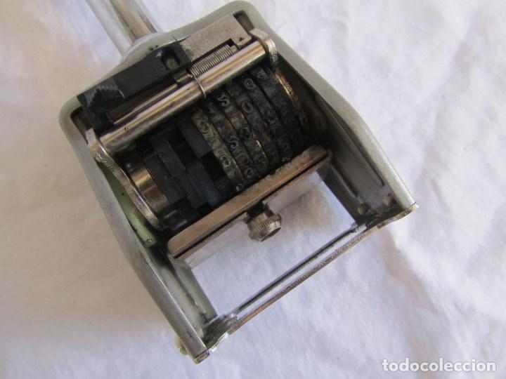 Antig&uuml;edades: Antigua numeradora marca Rexel. Caja original, funcionando - Foto 5