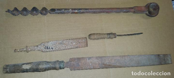 Antig&uuml;edades: Lote de 4 herramientas - Foto 1