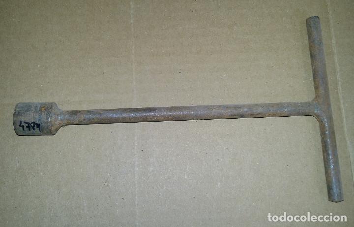 Antig&uuml;edades: Llave / herramienta antigua - Foto 1