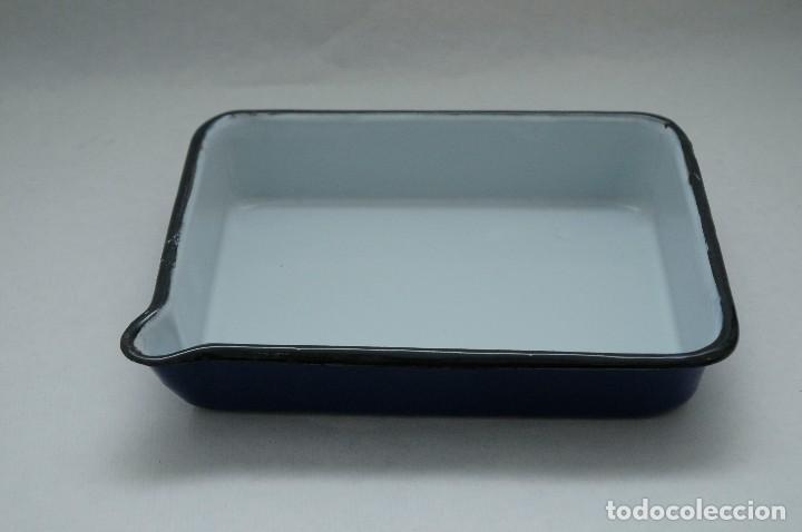 Antig&uuml;edades: cubeta esmaltada medico - Foto 2