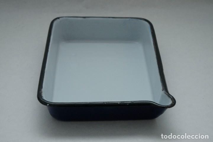 Antig&uuml;edades: cubeta esmaltada medico - Foto 3