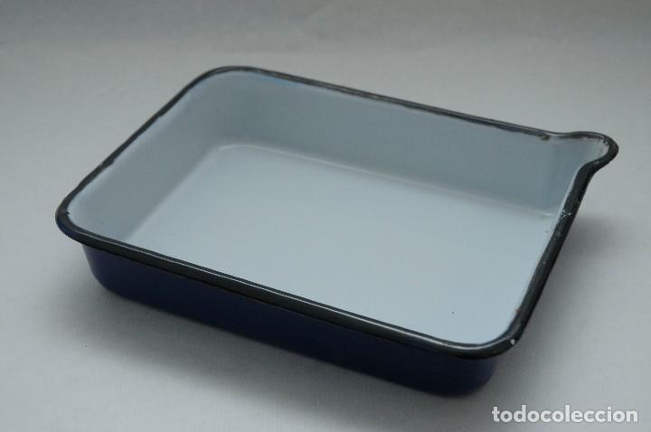 Antig&uuml;edades: cubeta esmaltada medico - Foto 6