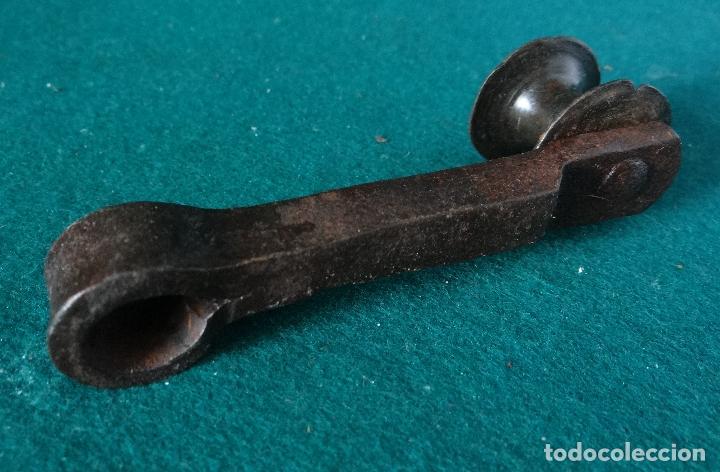 Antig&uuml;edades: ANTIGUO PESTILLO DE FORJA * - Foto 4