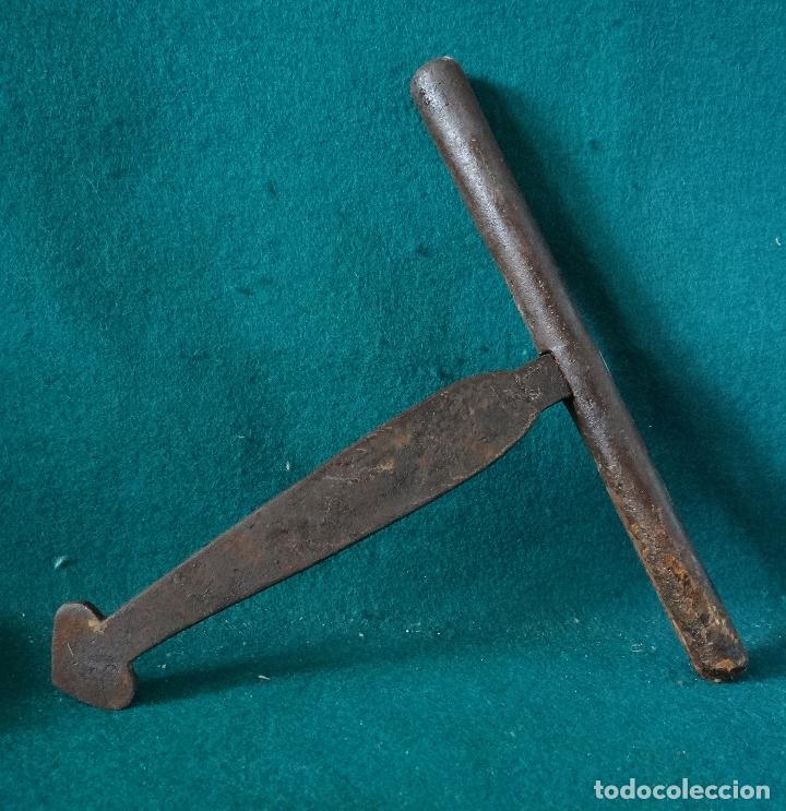Antig&uuml;edades: ANTIGUO PASADOR PESTILLO DE FORJA * - Foto 2