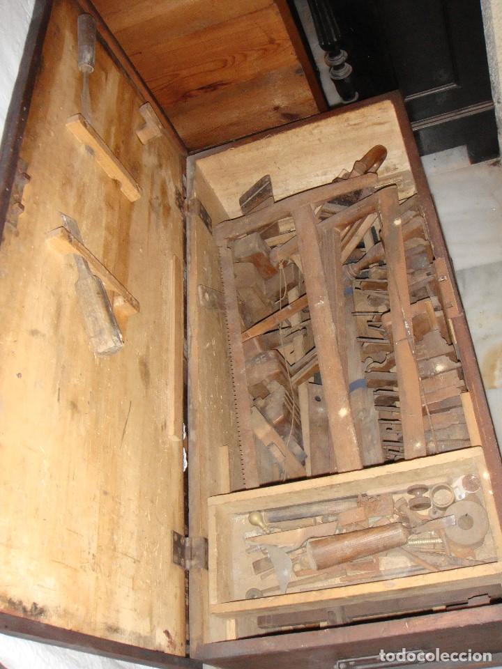 baul de madera - La carpintería cerca del arte