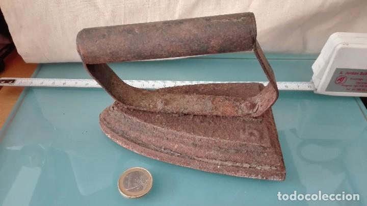 Antig&uuml;edades: ANTIGUA PLANCHA DE HIERRO N&deg; 5 - Foto 1