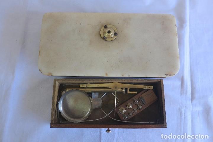 Antig&uuml;edades: antigua balanza de precision - Foto 6