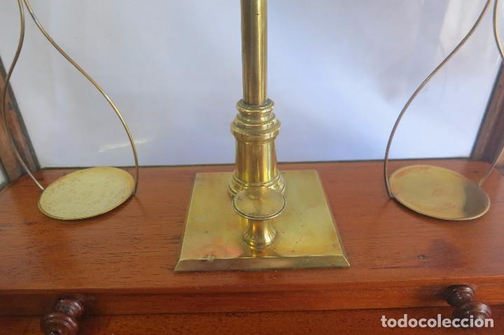 Antig&uuml;edades: balanza de precision de laboratorio - Foto 7