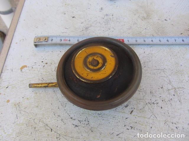 Antig&uuml;edades: Bomba insufladora de laboratorio - Foto 3