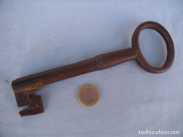 Antig&uuml;edades: GRAN LLAVE HUECA FORJA - Foto 6