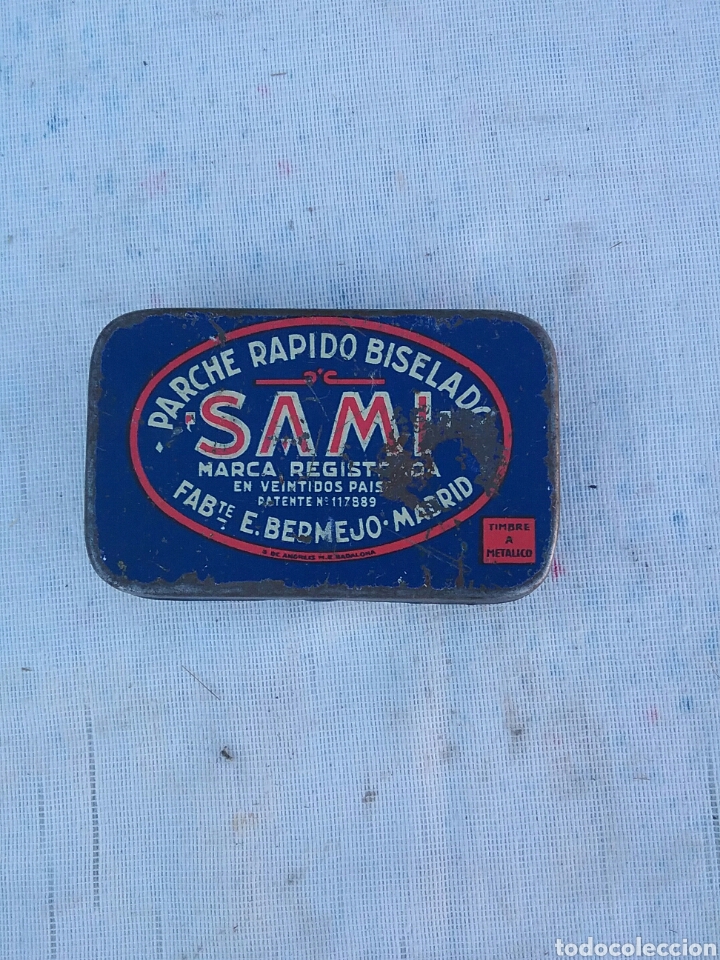 Antig&uuml;edades: Caja metalica de parches. - Foto 1