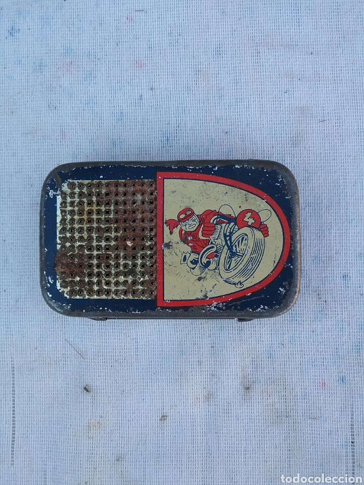 Antig&uuml;edades: Caja metalica de parches. - Foto 2