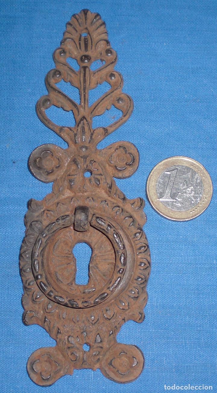 Antig&uuml;edades: Antiguo ojo de llave bronce sobre 1800 - Foto 1