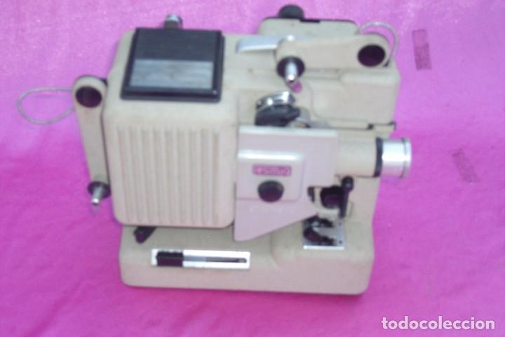 Antig&uuml;edades: PROYECTOR DE CINE EUMIG PHONOMATIC SUPER 8 CAR - Foto 1