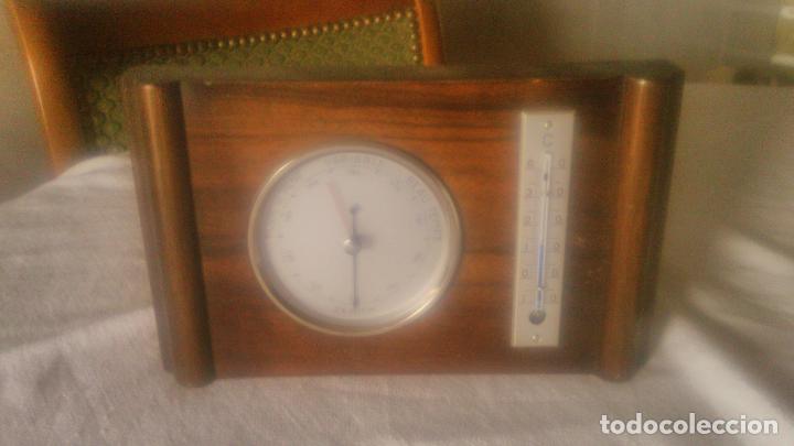 Antig&uuml;edades: Bar&oacute;metro, term&oacute;metro de pared marca zenit n&ordm; 20766 - Foto 6