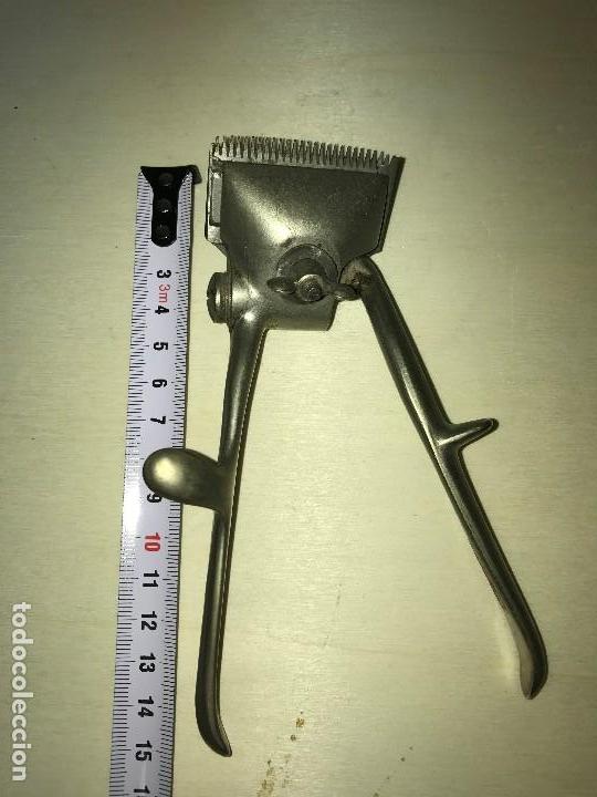 Antig&uuml;edades: MAQUINILLA DE CORTAR PELO EN BUEN ESTADO - Foto 2