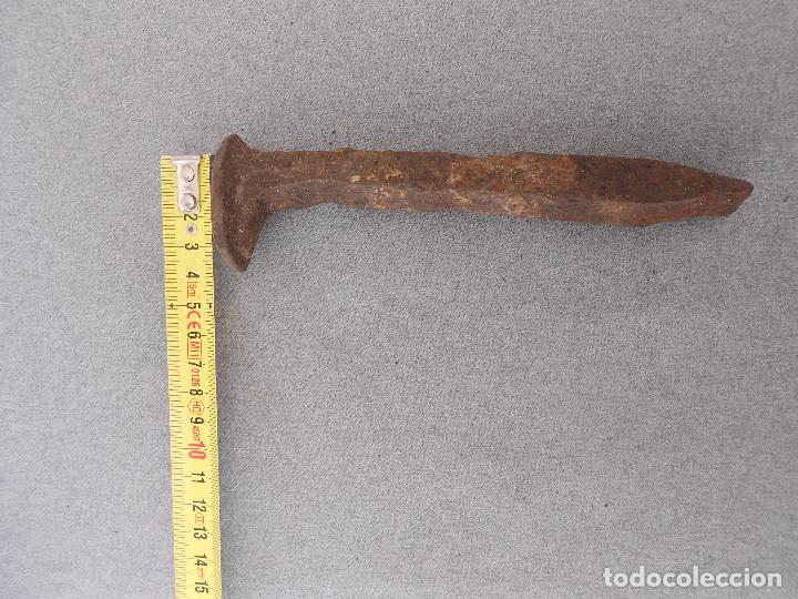 Antig&uuml;edades: ANTIGUO CLAVO DE FORJA 16 CMS - Foto 4