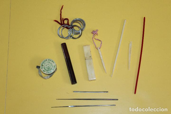 Antig&uuml;edades: LOTE SURTIDO DE COMPLEMENTOS DE COSER ANTIGUOS - Foto 1