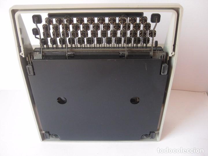 Antig&uuml;edades: MAQUINA DE ESCRIBIR OLIVETTI DORA - Foto 4