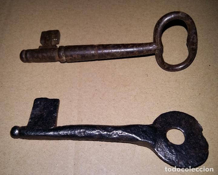 Antig&uuml;edades: Lote de 2 llaves antiguas - Foto 2