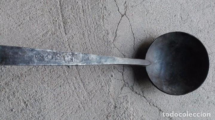 Antig&uuml;edades: Cuchara de lumbre de forja 1950 - Foto 1