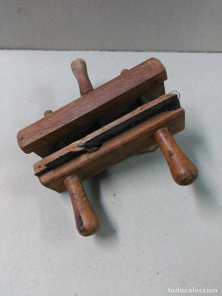 Antig&uuml;edades: HERRAMIENTA DE CARPINTERO PARA REMATAR Y HACER ESQUINAS - Foto 1