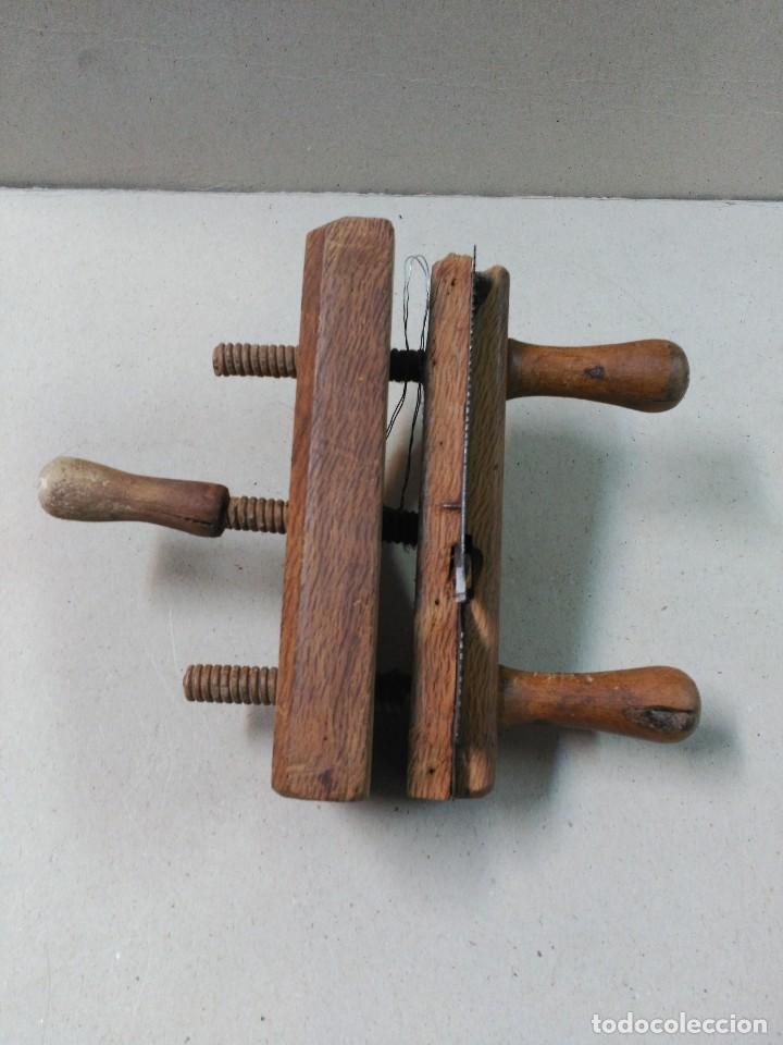 Antig&uuml;edades: HERRAMIENTA DE CARPINTERO PARA REMATAR Y HACER ESQUINAS - Foto 2