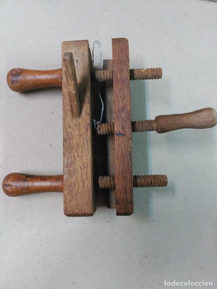 Antig&uuml;edades: HERRAMIENTA DE CARPINTERO PARA REMATAR Y HACER ESQUINAS - Foto 8