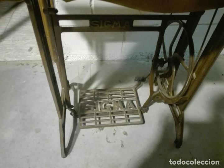 Antig&uuml;edades: MAQUINA DE COSER SIGMA CON MESA - Foto 4