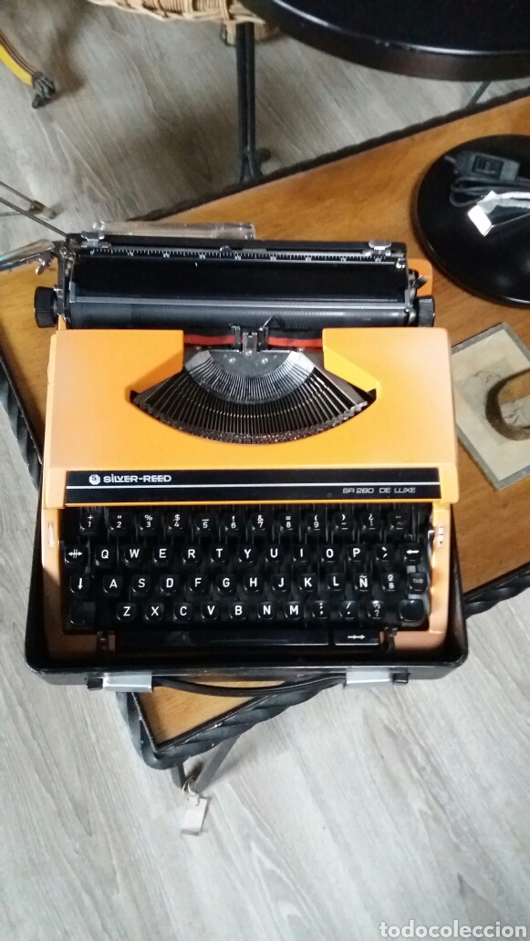 Antig&uuml;edades: Maquina de escribir silver reed - Foto 2