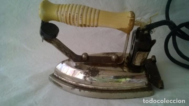 Antig&uuml;edades: PLANCHA EL&Eacute;CTRICA FUEGO - Foto 2