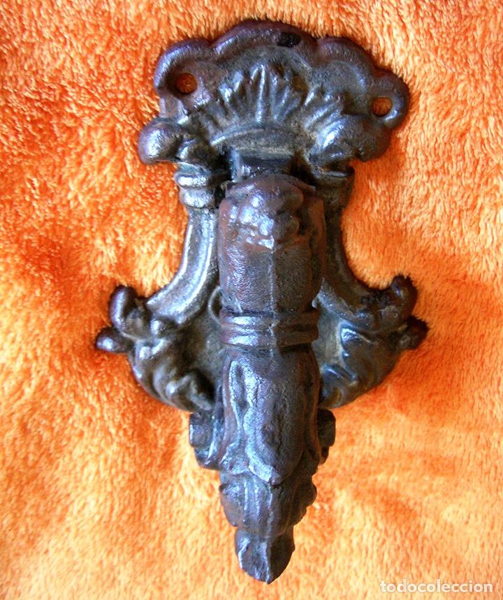 Antig&uuml;edades: LLAMADOR O ALDABA PARA PUERTA, DE HIERRO - Foto 4