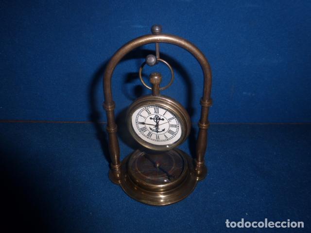 Antig&uuml;edades: BRUJULA MAS RELOJ DE BOLSILLO. - Foto 1