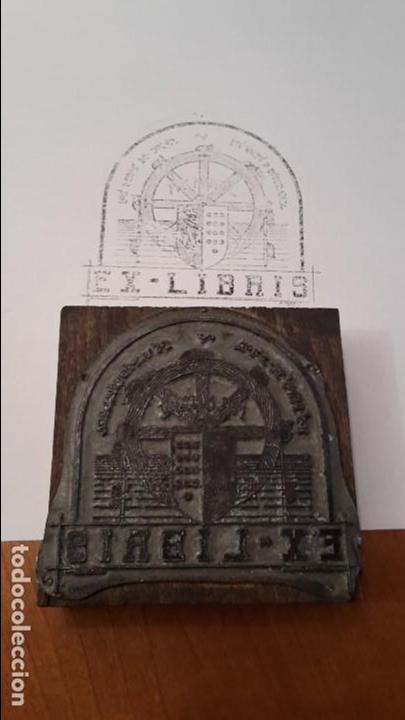 Antig&uuml;edades: antiguo sello de Ex Libris - Foto 1
