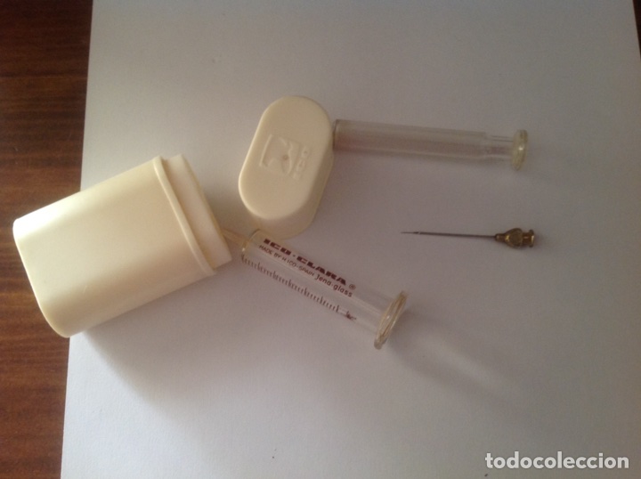 Antig&uuml;edades: Estuche jeringa con una ajuga. - Foto 1